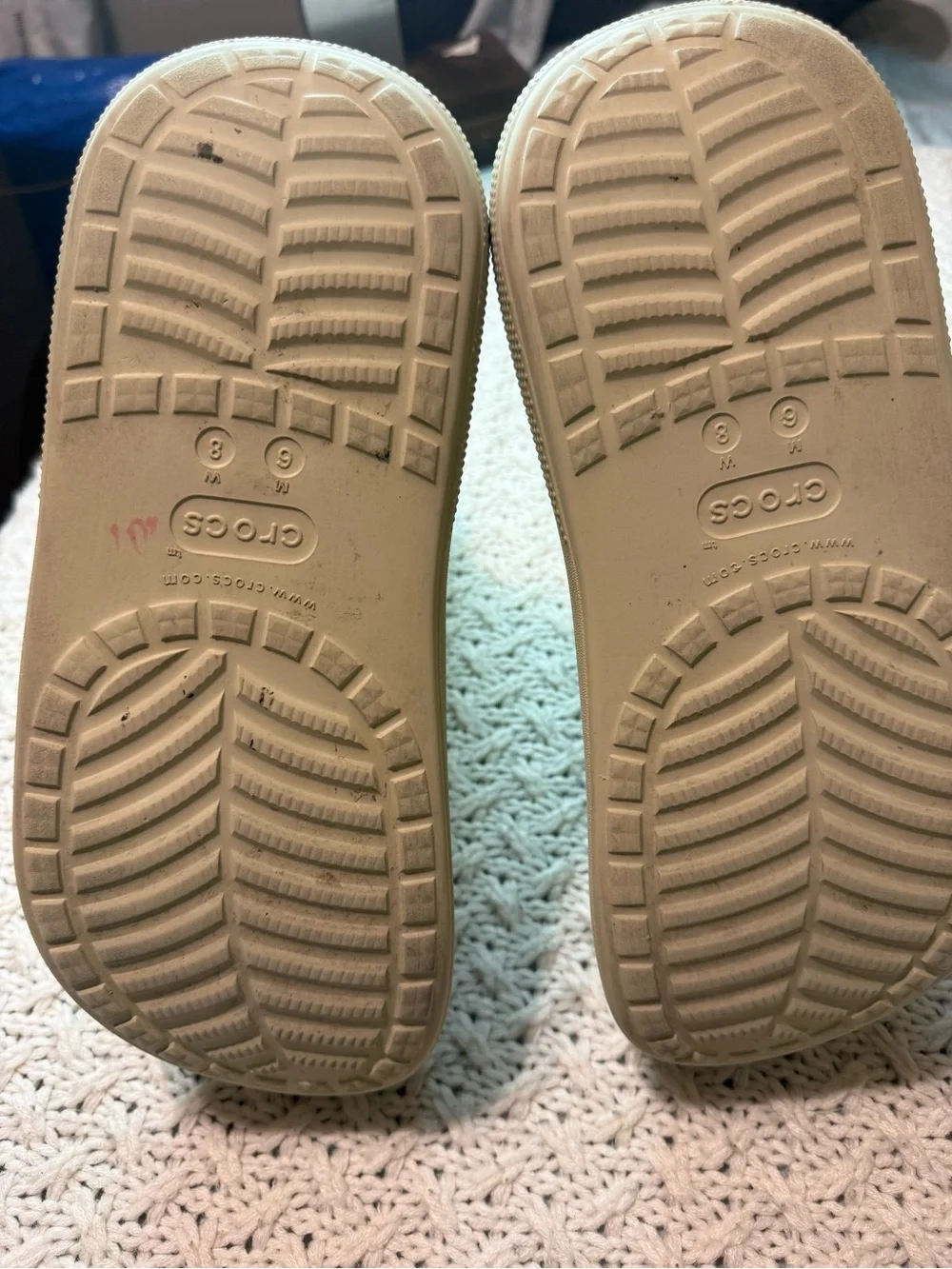 CROCS unisex women’s 8 Men’s 6 Cream Lightweight Waterproof Slip-On Rain Boots